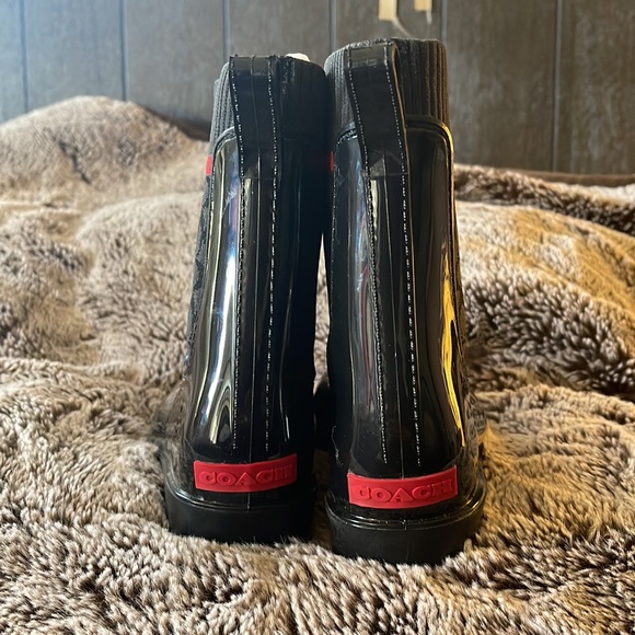Never been worn , still in wrapping/box Coach rain boots - Picture 4 of 17